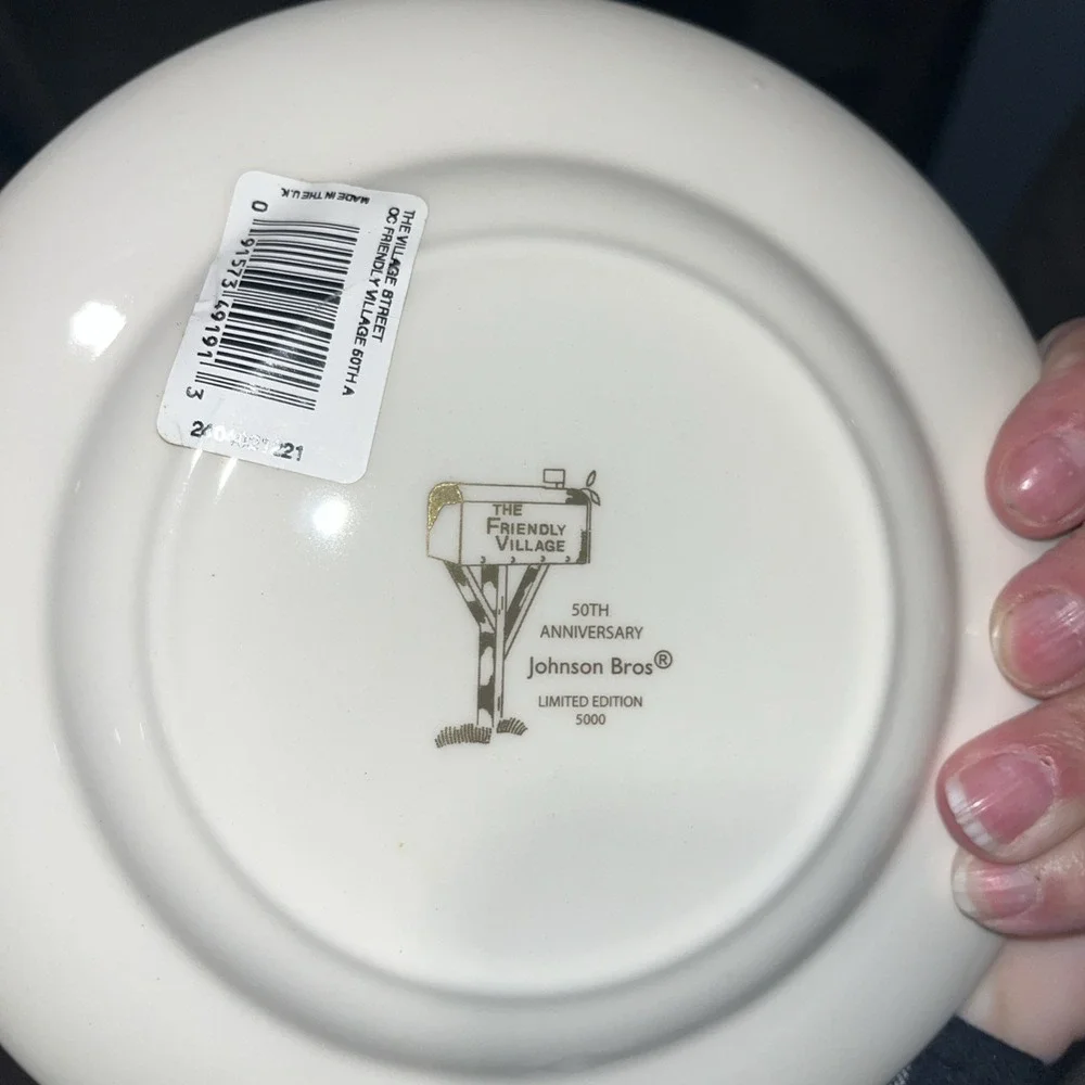 VTG Johnson Bros Friendly VillageBuffef Plate 'The Village Street'  6.3/4 Set Of